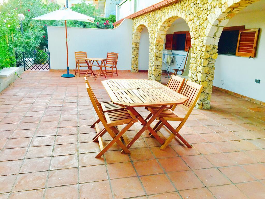 Villa Le Due Pigne (Adults Only) Taranto Esterno foto